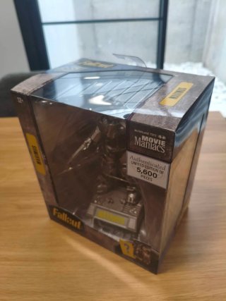 Figura Fallout Maximus McFarlane Toys Movie Maniac