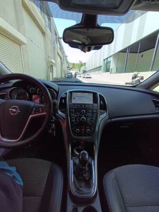 Opel Astra Familiar 2011