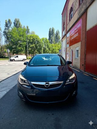 Opel Astra Familiar 2011