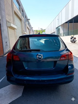 Opel Astra Familiar 2011