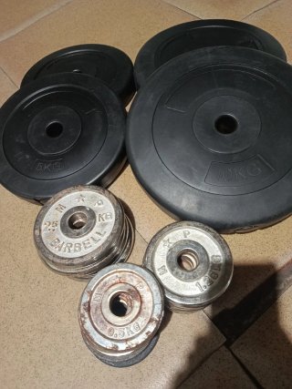Mancuernas y discos de pesas