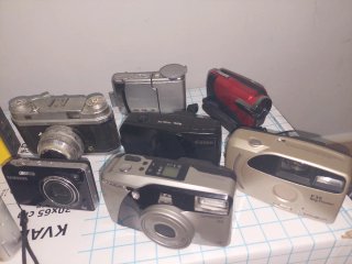 Conjunto di fotocamere digitali e videocamera JVC