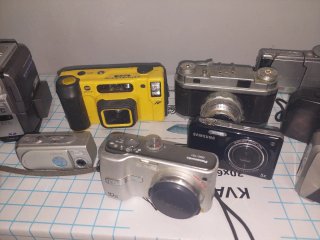 Conjunto di fotocamere digitali e videocamera JVC