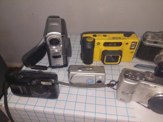 Conjunto di fotocamere digitali e videocamera JVC