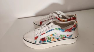 Zapatillas con estampado floral