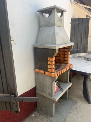 Barbacoa de obra ladrillo y cemento