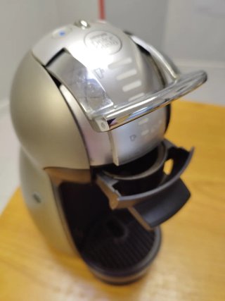 Macchina da caffè Dolce Gusto con capsule