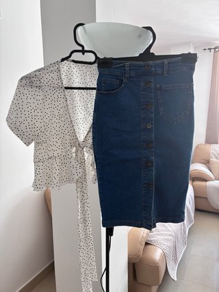 Conjunto Top Lunares y Falda Vaquera