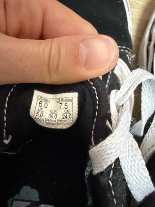 Zapatillas Vans Old Skool Negras y Blancas