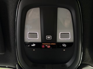 Volvo XC40 Plus Dark 2.0 B3 G 163CV Auto MHEV !!!!