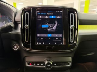 Volvo XC40 Plus Dark 2.0 B3 G 163CV Auto MHEV !!!!