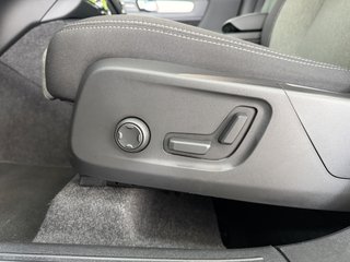 Volvo XC40 Plus Dark 2.0 B3 G 163CV Auto MHEV !!!!