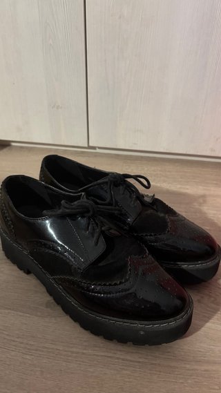 Mocasines negros charol plataforma 39