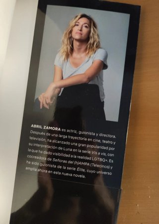 Novela "Élite: al fondo de la clase" por Abril Z.