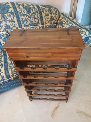 Botellero de madera con cajón