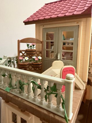 Casa Sylvanian Families y coche. Como nueva!!