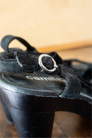 Sandalias Camila's Tacón Plataforma Ante Negro