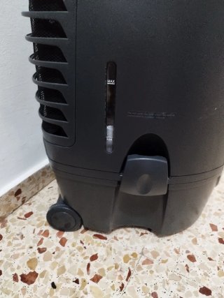 Enfriador de aire negro y plateado