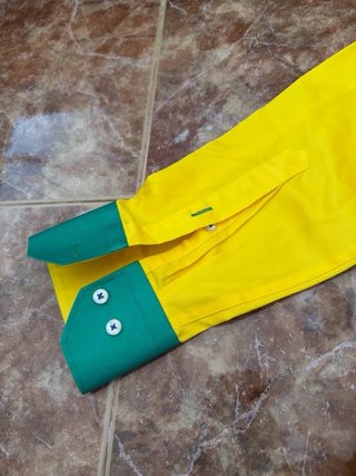 Camisa amarilla y verde hombre