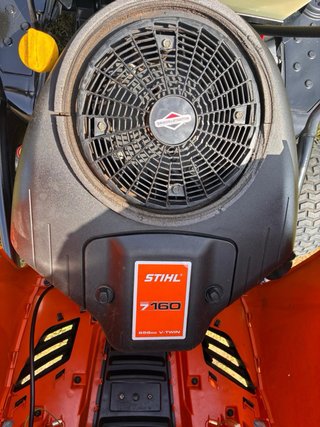 Tractor cortacésped Stihl naranja