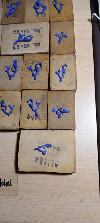 Moschettoni e ganci per gioielli