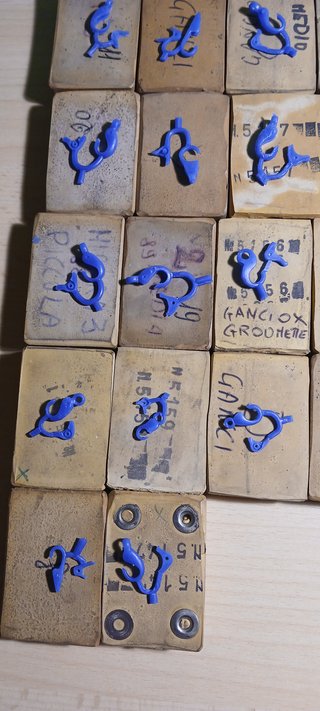 Moschettoni e ganci per gioielli