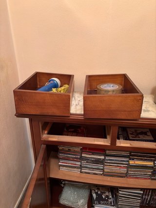 Mueble recibidor madera y mármol