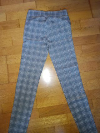 Jeggin de cuadros gris