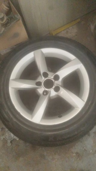 Llantas Audi 225-55-16 como nuevas