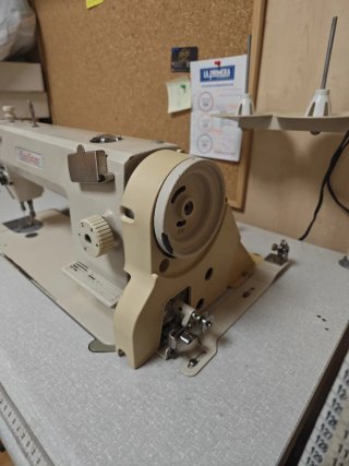 Máquina de coser industrial