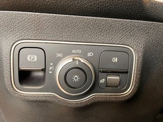 Mercedes-Benz GLB  2022