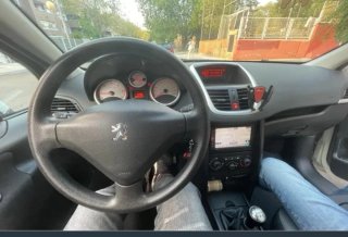 Peugeot 207 2011