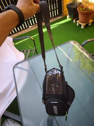 Bolso de moto Givi negro