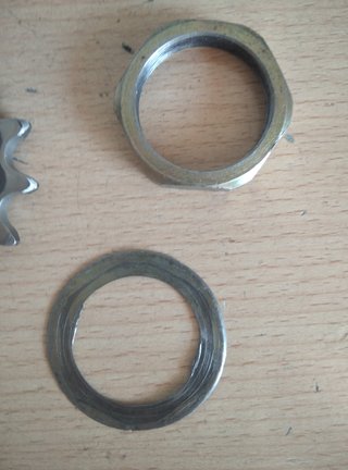 Piñón, tuerca y arandela Derbi Variant