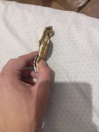 Elegante Reloj Dorado