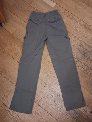 Pantalón cargo Zara verde oliva