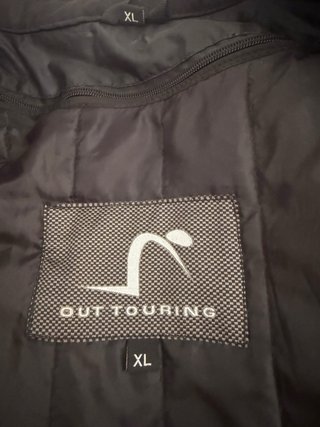 Chaqueta motera negra y rosa