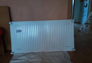 Radiador plano de acero compacto