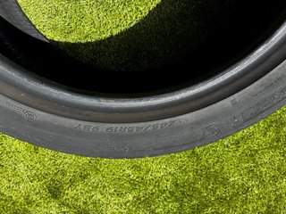 2 Neumáticos Hankook 245/45/19 98Y