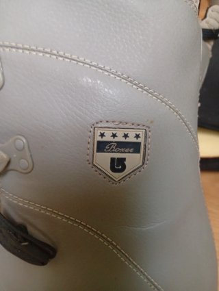 Tabla, botas y equipaje de Snow