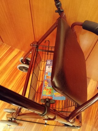 Andador para personas mayores con asiento