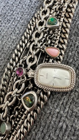 Orologio Guess Vintage con Bracciale Charms Vintage