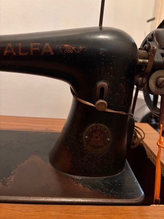 Máquina de coser Alfa