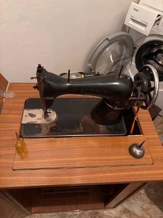 Máquina de coser Alfa
