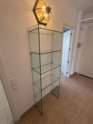 Estantería de cristal