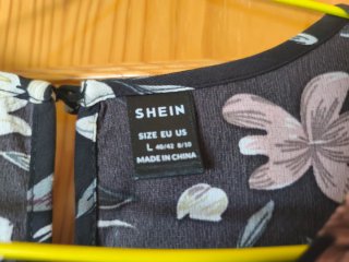 Vestido estampado floral corto sin estrenar