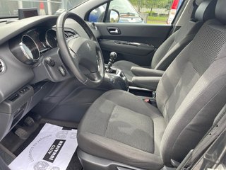 Peugeot 5008 2012