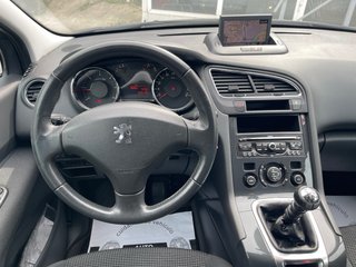 Peugeot 5008 2012