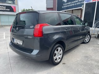 Peugeot 5008 2012