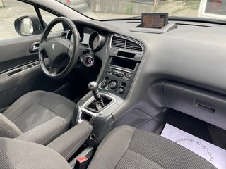 Peugeot 5008 2012